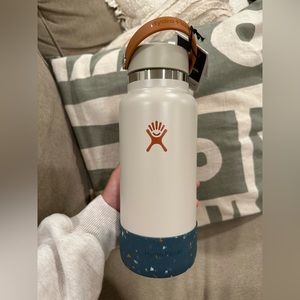 Whole Foods Limited Edition Hydro Flask in Sandalwood
